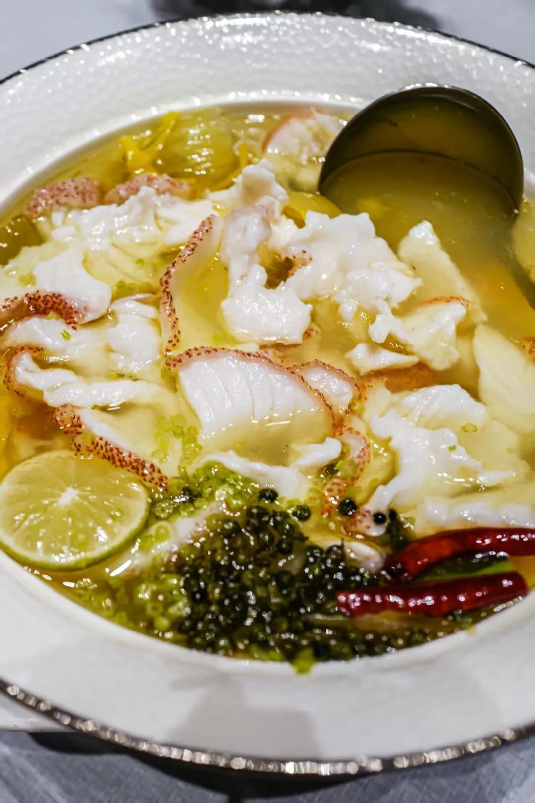 福州的温泉公园旁,有一间汕头搬来的富豪食堂