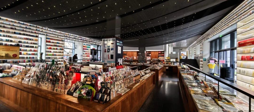 【发现】最美书店 | 北京中轴线旁的书香秘境:PAGEONE北京坊店