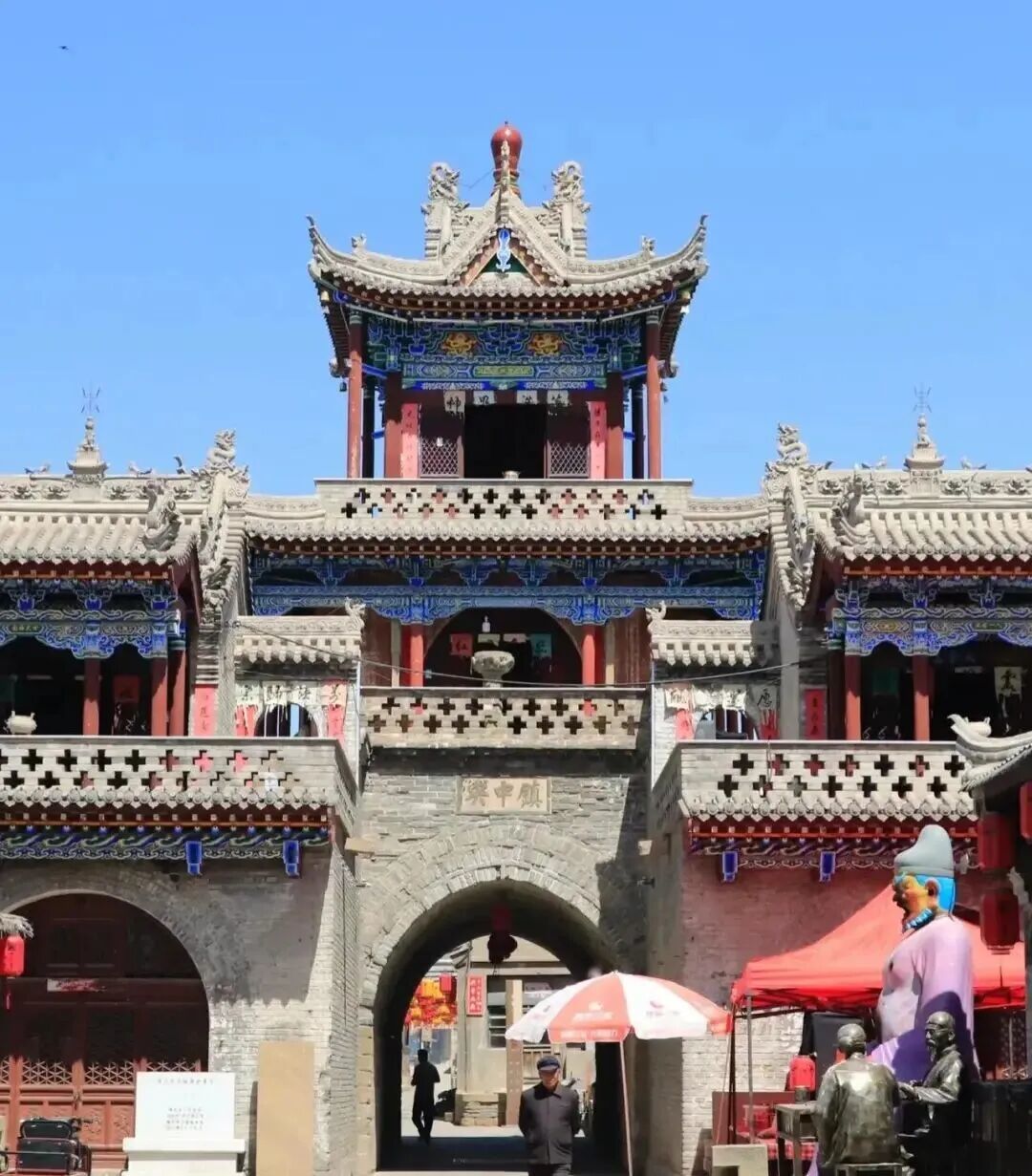 比起袁家村,陕西又一“4A级”古镇走红,曾是《平凡的世界》取景地,被誉为“塞上明珠”!