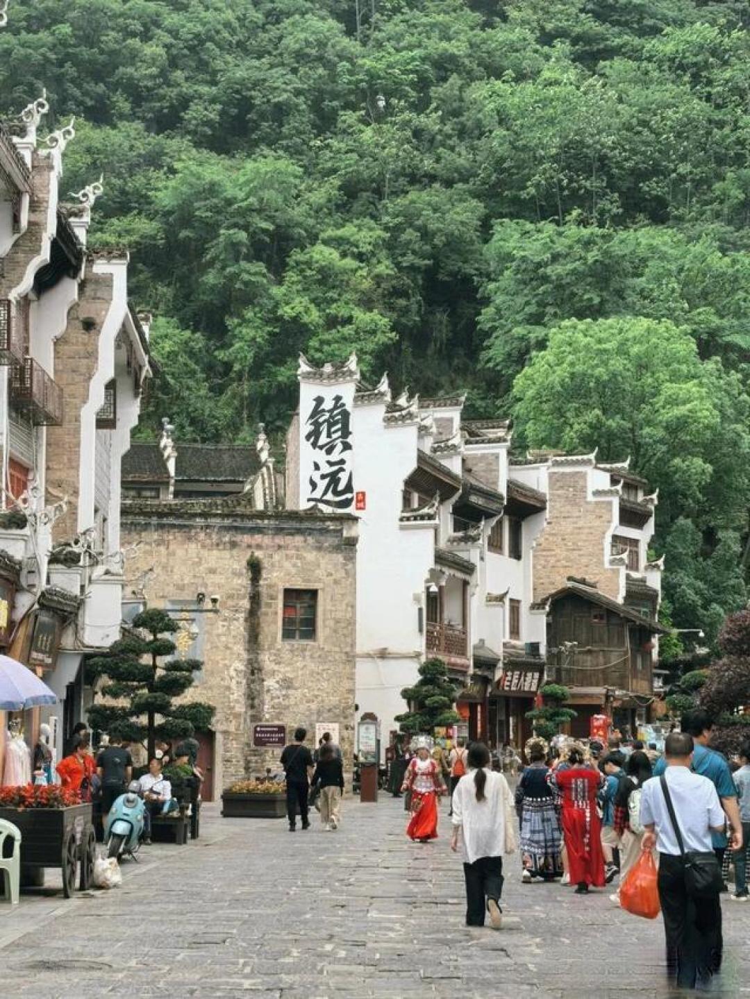 中国最值得去的十大古镇，去过 3 个以上是青铜，8 个以上是王者！_国内度假_什么值得买