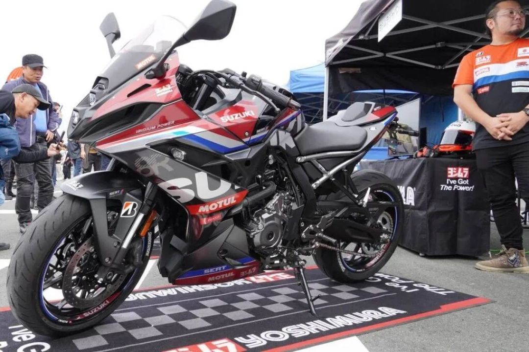 铃木GSX-S1000 2026新色曝光!睽违8年“糖果红”复活,日本活动实车公开