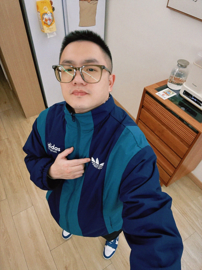 阿迪达斯运动棉服