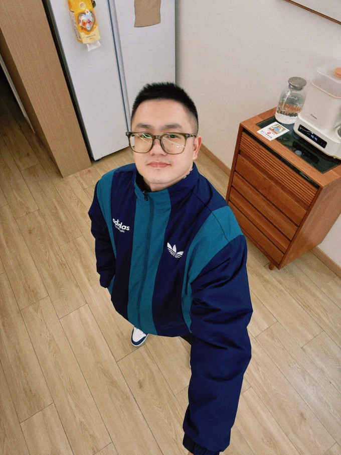 阿迪达斯运动棉服
