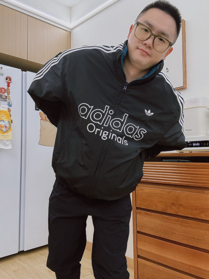 阿迪达斯运动棉服