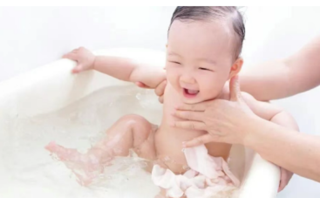 气温骤降,宝宝冬季一周洗几次澡?