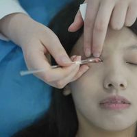 【科普知识】眼睛干涩的解救之道：睑板腺按摩