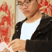 特此鸣谢湖北文理学院三位美女毕业设计选题“叶邑剪纸（中亭剪纸）”，制作精美，迄今为止见到的最好的……#湖北文理学院 #大学生 #毕业设计 #叶县非遗 #剪纸 @叶县融媒 @豫见叶县 @河南非遗 @平顶山非遗 特此感谢@白放屁了