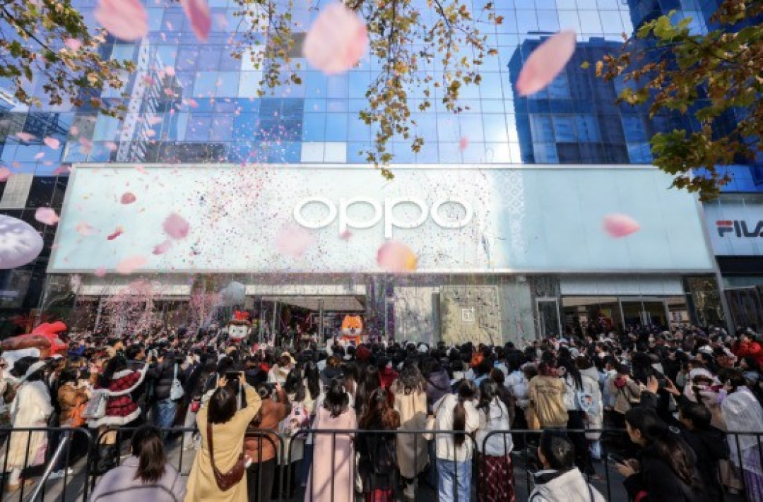 OPPO西北首家旗舰店落户西安 科技国潮吸引驻华外交官打卡体验