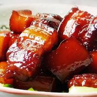 老干妈重回巅峰：红烧肉的细致烹饪