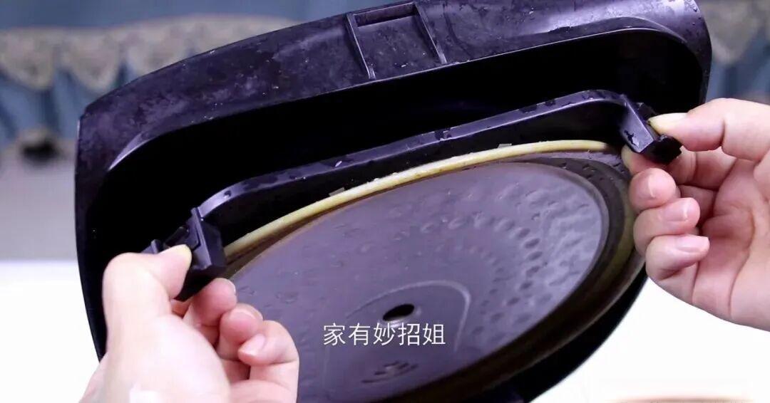 电饭锅这个地方不洗，等于“吃细菌”，教你正确方法，干净还省电