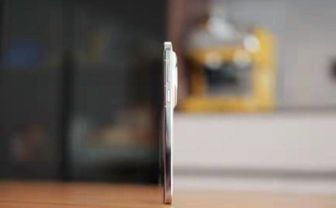 不吹不黑说实话,华为 Mate 80 RS 非凡大师使用了一个月,说一下使用感受