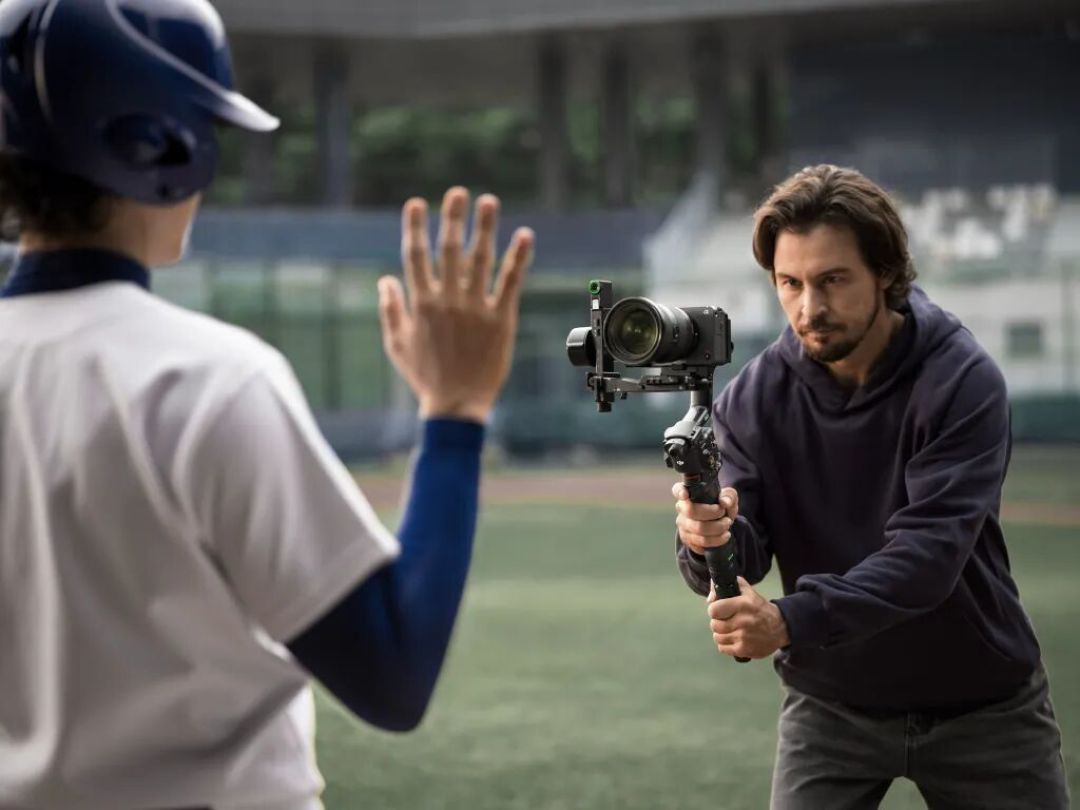 DJI RS 5 正式发布:轻量商拍定位,智能追踪上线