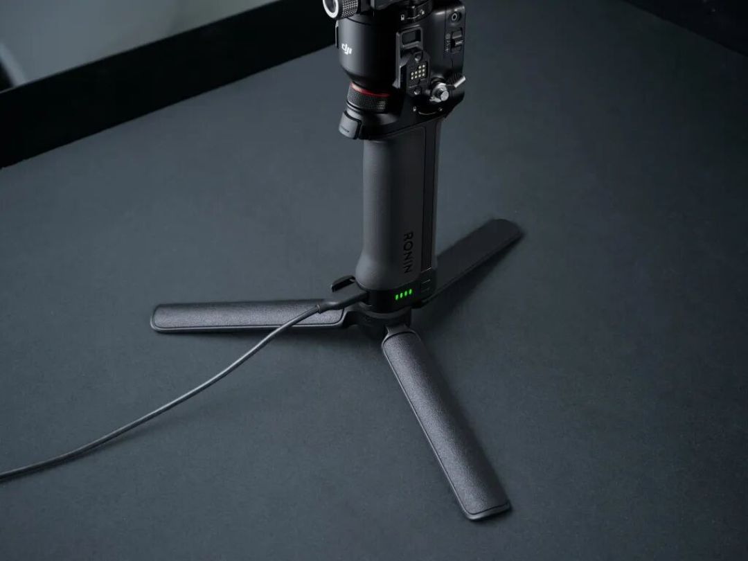 DJI RS 5 正式发布:轻量商拍定位,智能追踪上线