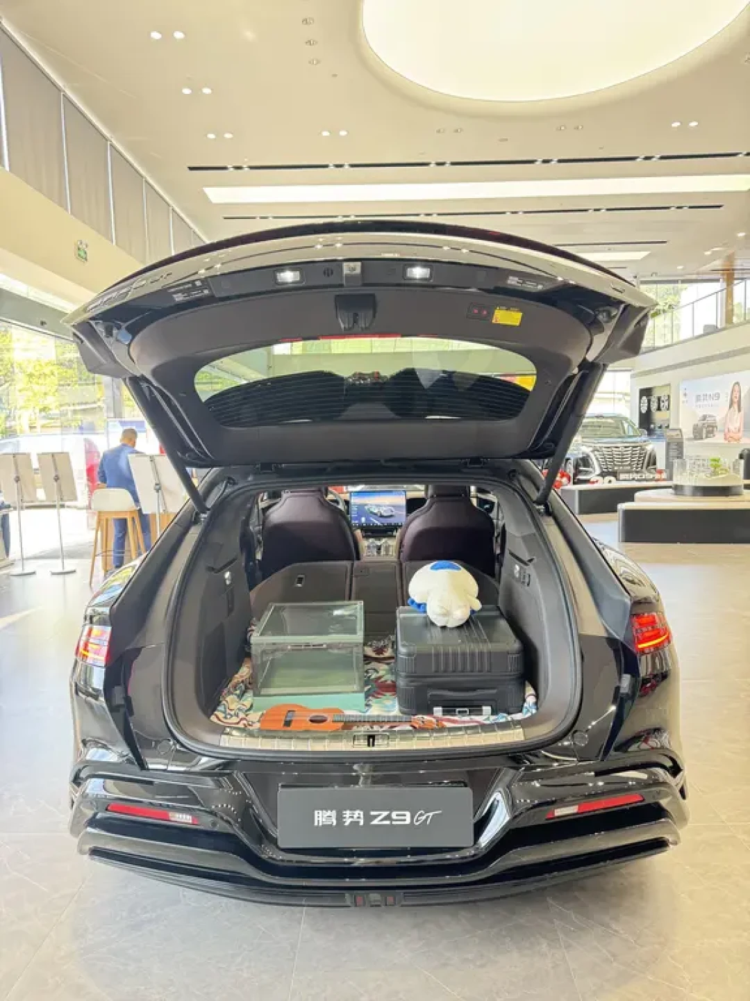 试驾现款腾势Z9gt,这个价格定位一言难尽
