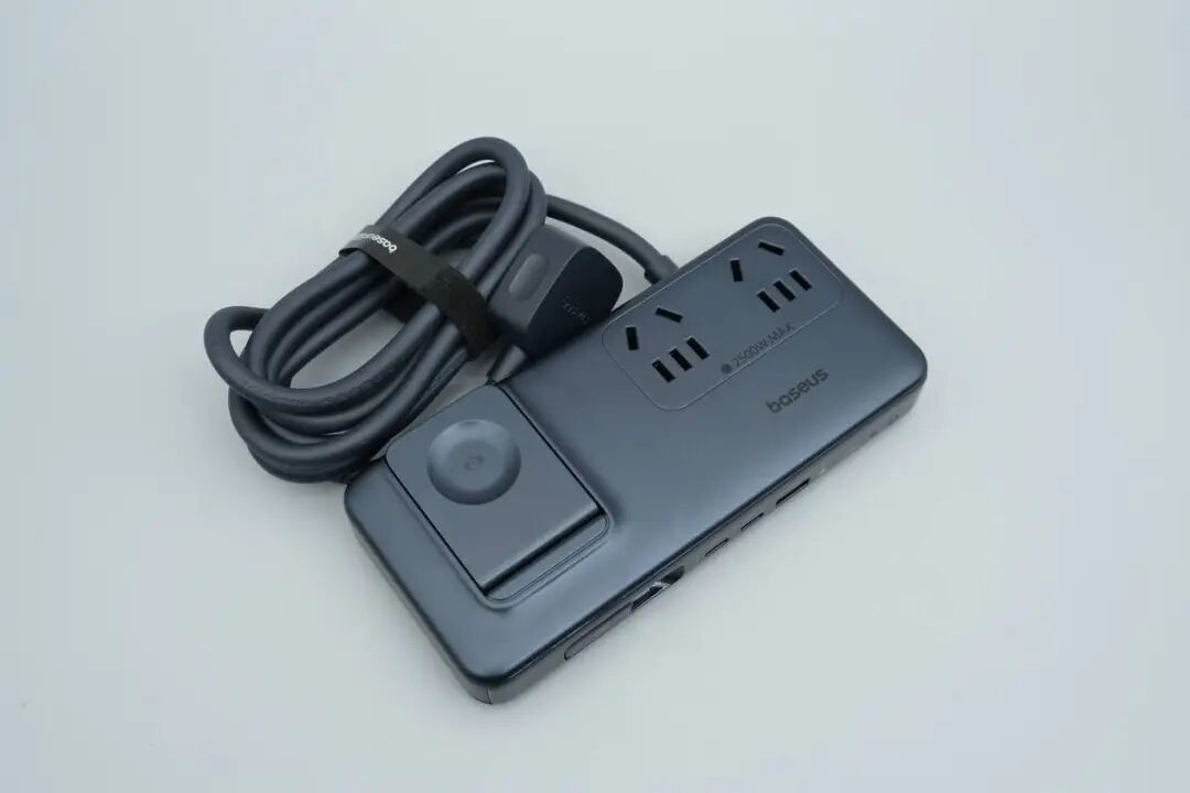 拆解报告:倍思七合一超薄充电站 100W