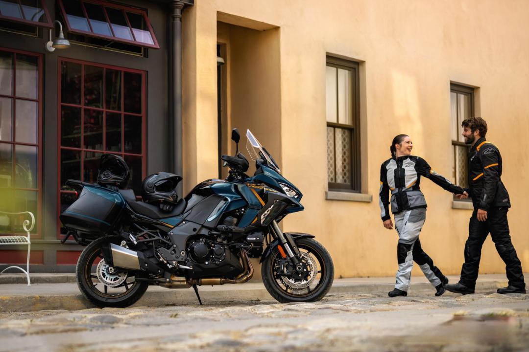 川崎发布26款Versys 1100SE,公升级旅行车配色更新