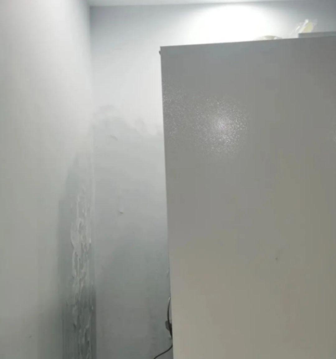 换了三台冰箱,终于悟了:宁可不买大的,冰箱也绝不能放这3处