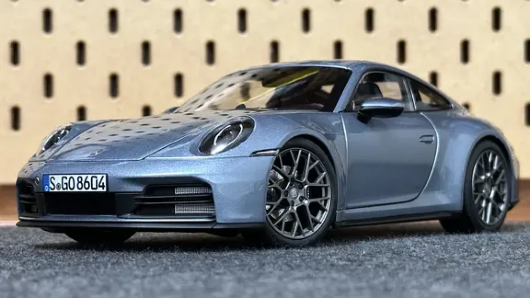 norev 保时捷911 carrera(992) 1/18