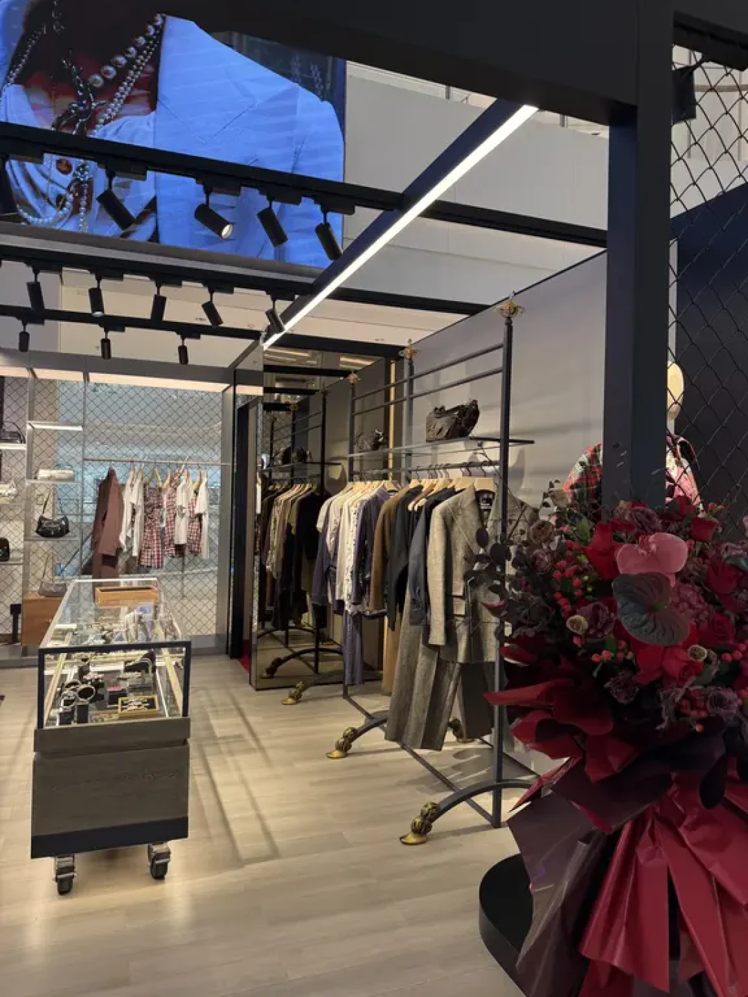 土星闪现武商｜南昌首秀VivienneWestwood