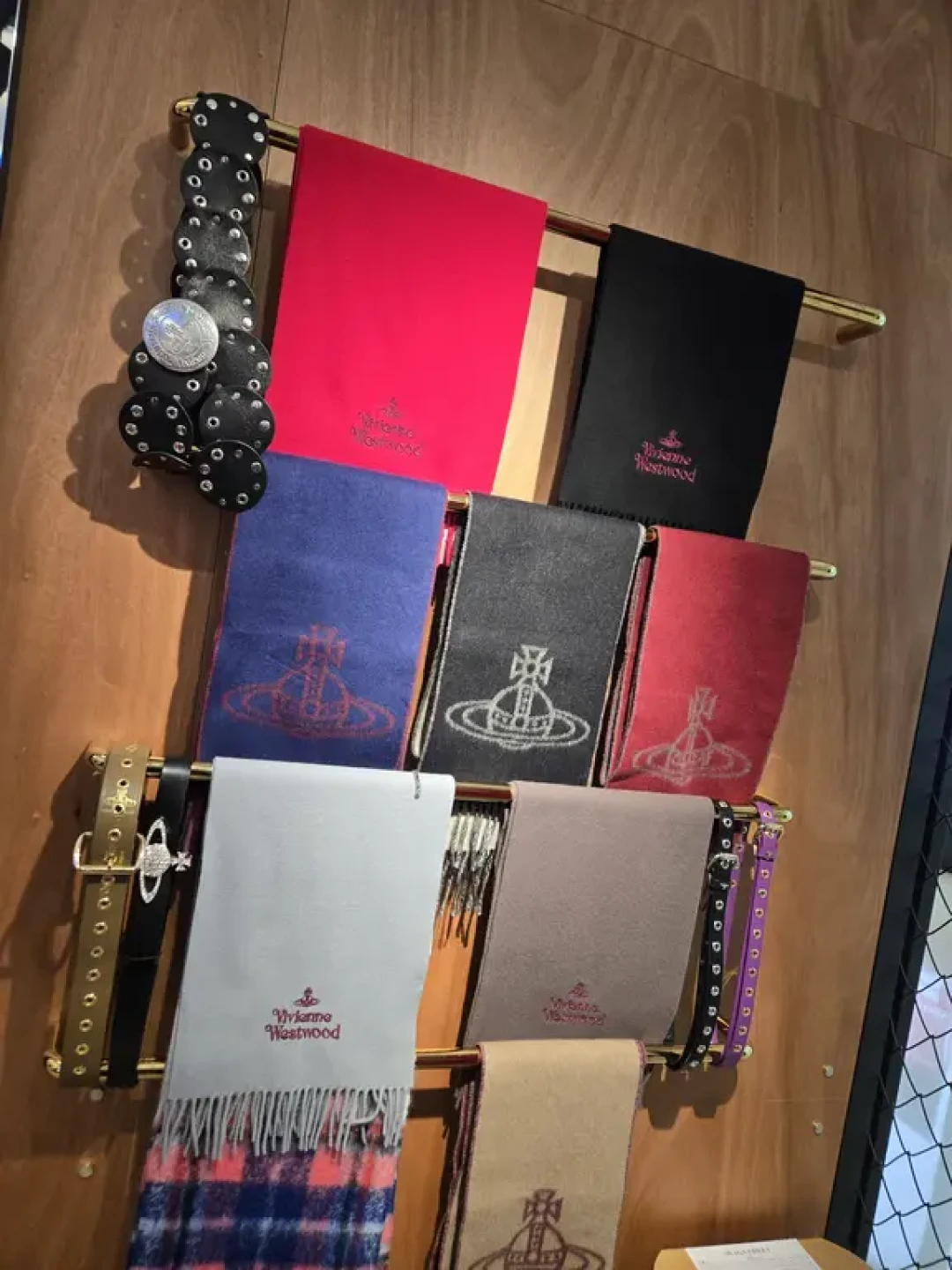 土星闪现武商|南昌首秀VivienneWestwood