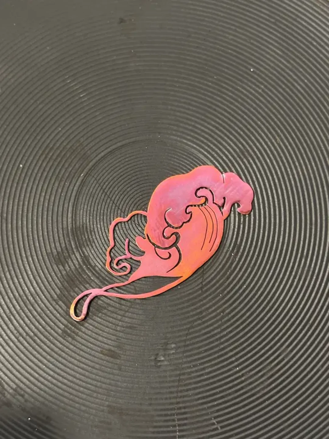 「海上炼金术」：一朵紫铜浪花的色彩叙事🌊