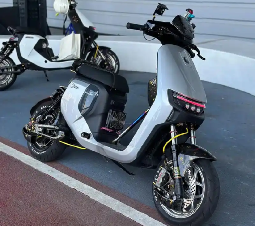 续航100公里的新国标电动车,到底需要多少钱?3款真车告诉你答案