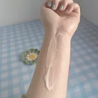 Dnee身体乳使用感/.