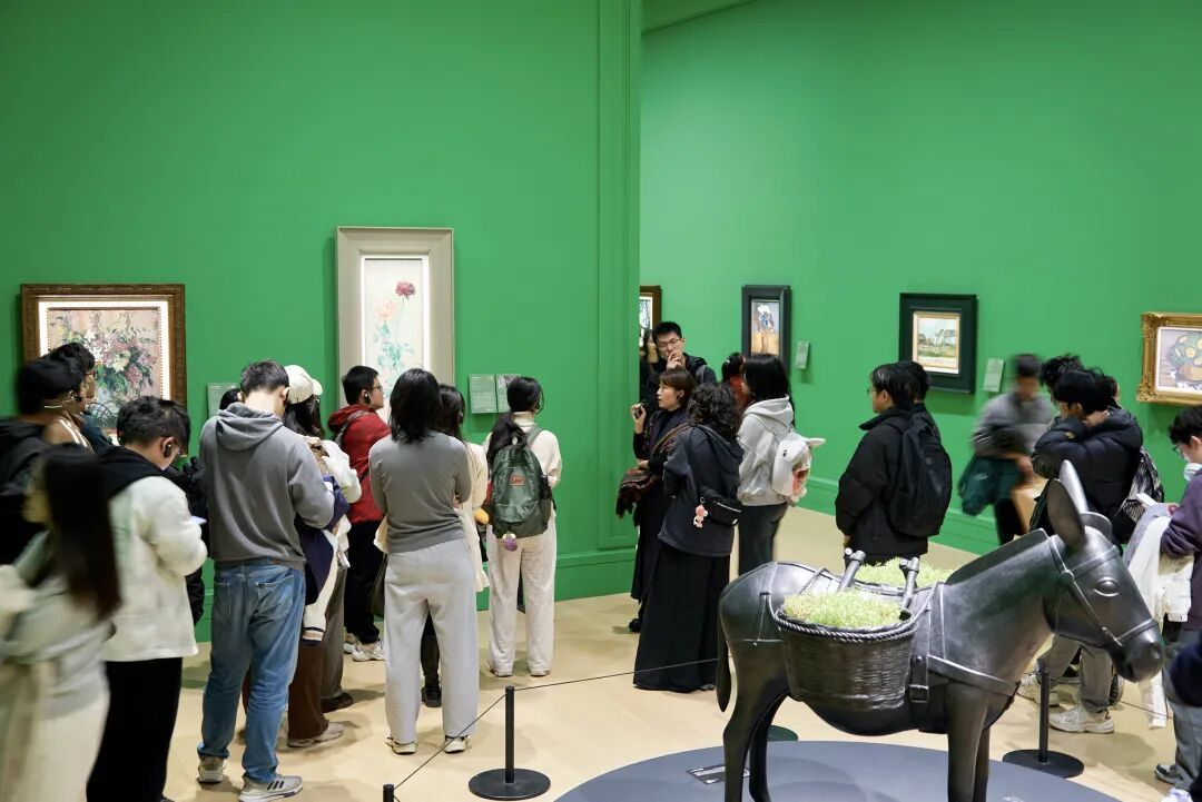 探索艺术的材质与媒介丨南京大学师生赴德基艺术博物馆开展课外教学活动