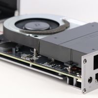 2.25L体积 5盘位34dB 静音：零刻 ME Pro才是1.0时代NAS的完全体