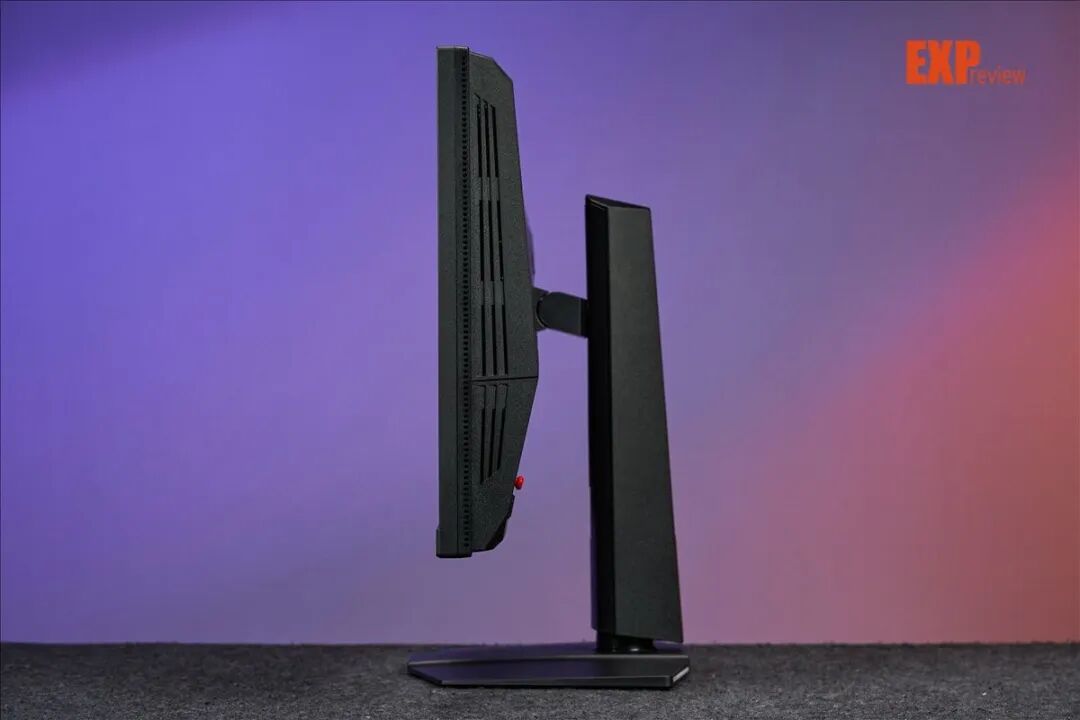 微星MPG 272QRF X36显示器评测:搭载G-SYNC Pulsar,清晰画面助你瞄更准