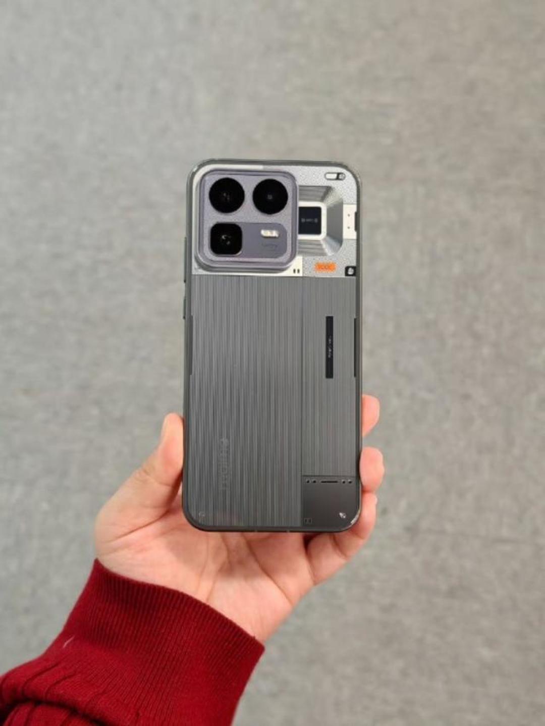 真我Neo8真机照三个配色回归OPPO第一台手机:骁龙8Gen5+120X潜望