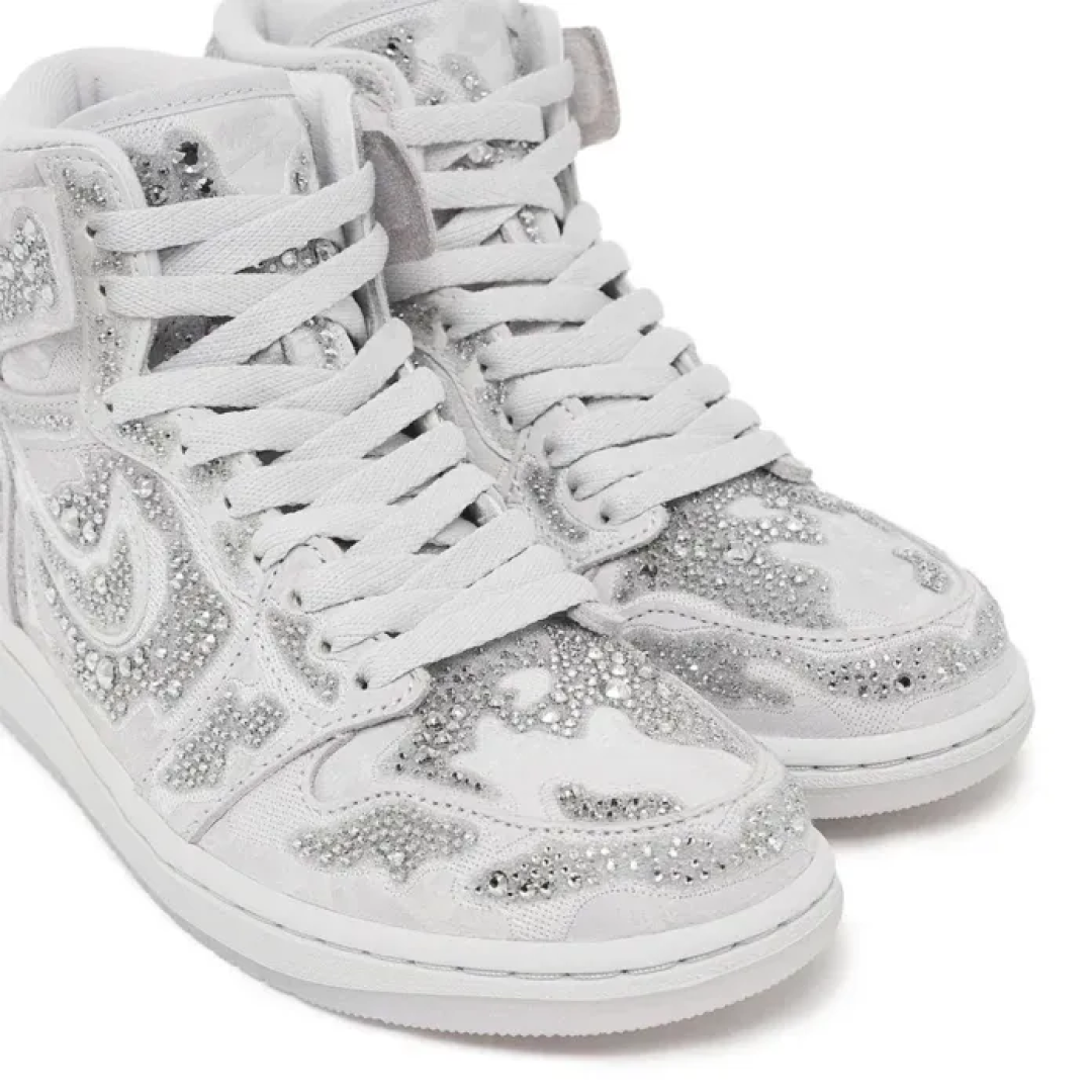 WZK北京 分享丨Swarovski x Air Jordan 1 High OG “Vast Grey”