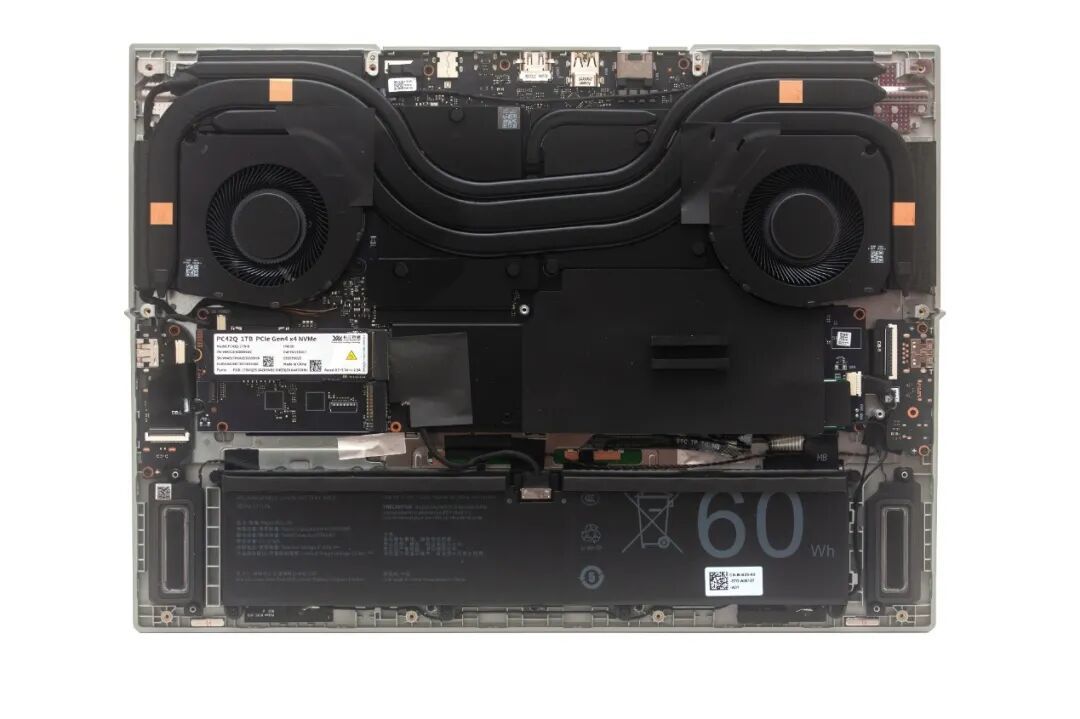 搭载长江存储PC42Q:七彩虹将星X16 Pro游戏本评测