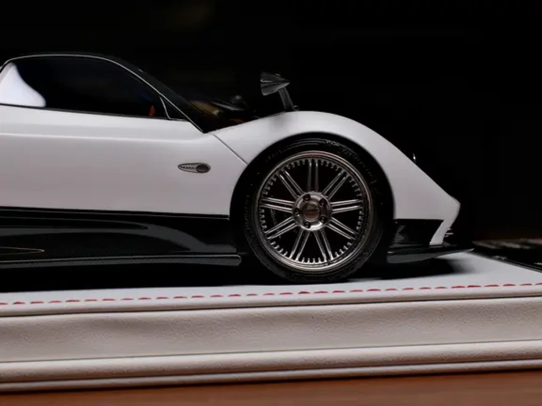 21世纪的“溢价王”｜DG 帕加尼 Zonda F