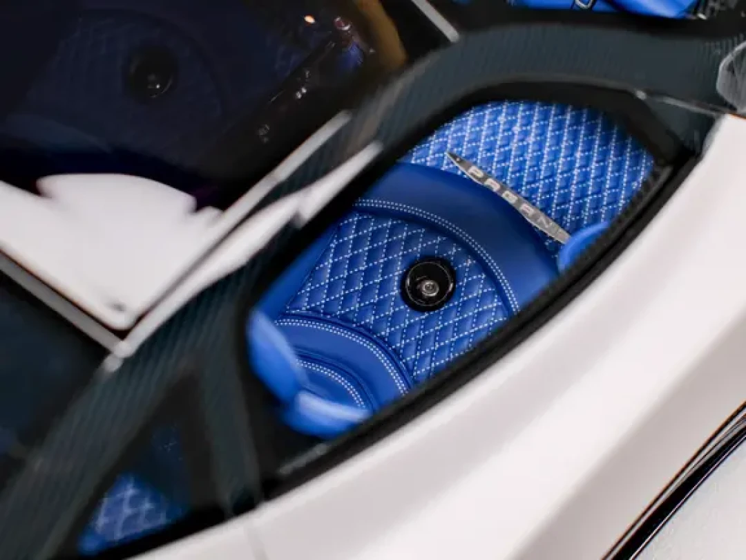 21世纪的“溢价王”｜DG 帕加尼 Zonda F