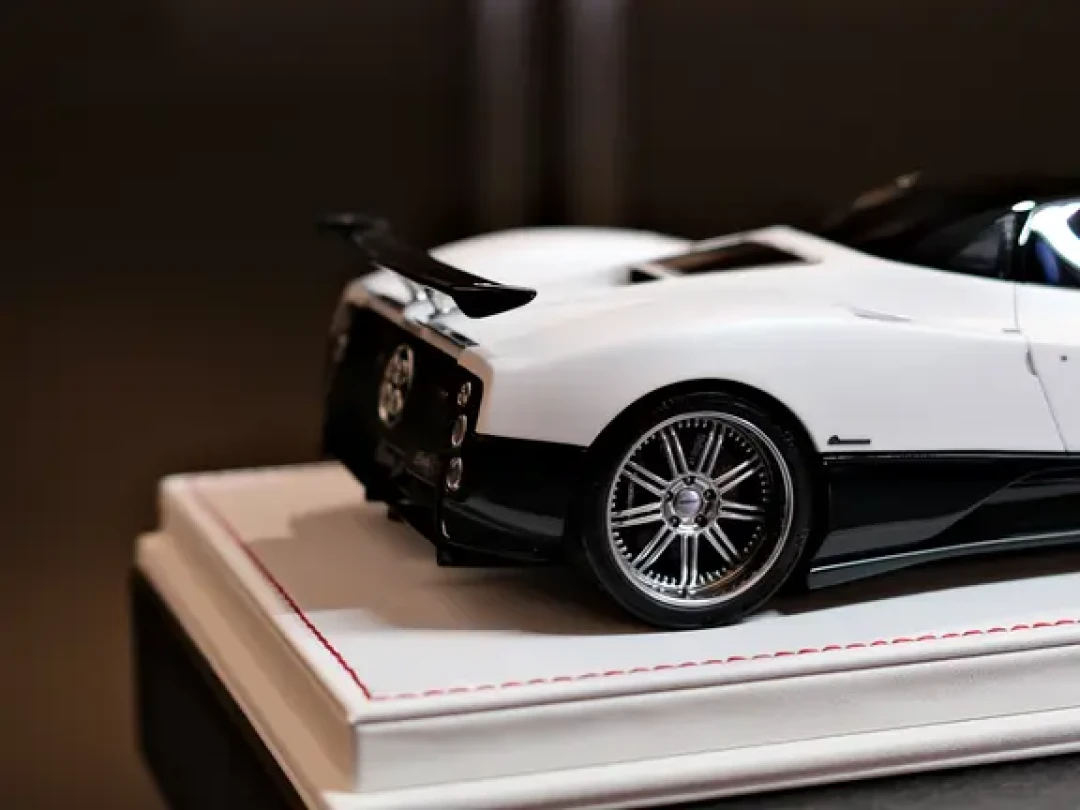 21世纪的“溢价王”｜DG 帕加尼 Zonda F