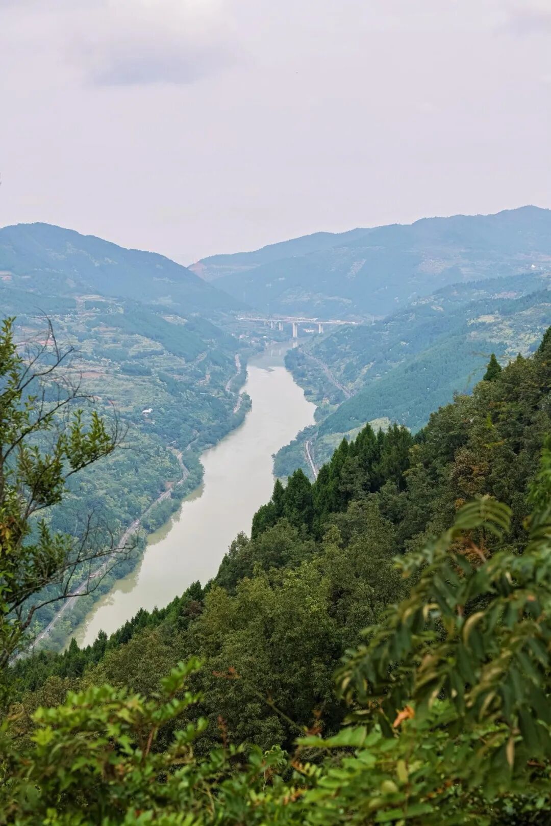 成都车程1小时|徒步山脊绿道，邂逅沱江全景