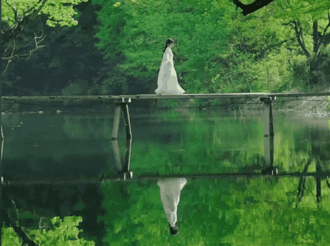 「新中式繁花裙」今夏爆火！3 万针刺绣+亚麻醋酸，太高级了！
