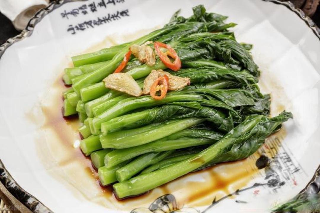 这4种绿叶菜的钙是牛奶3倍,每天一把,肠道通畅骨骼强