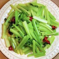 血管堵得慌？多吃芹菜！4种家常做法，帮你清血管、护健康！