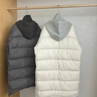 寒冬里的温柔铠甲：90绒221g撞色针织连帽羽绒服，把韩剧女主的松弛感穿身上