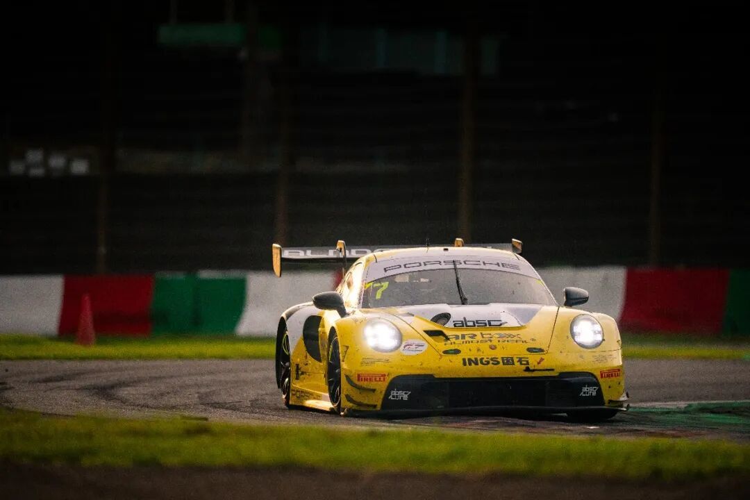 这条黄黑闪电两次在勒芒击败保时捷厂队,1/64保时捷911 GT3 R新涂装即将上架