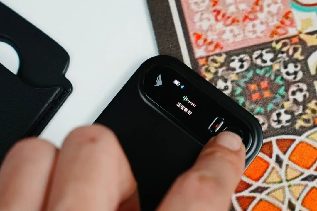 用钉钉AI录音卡取代录音笔,工作减负有点猛!