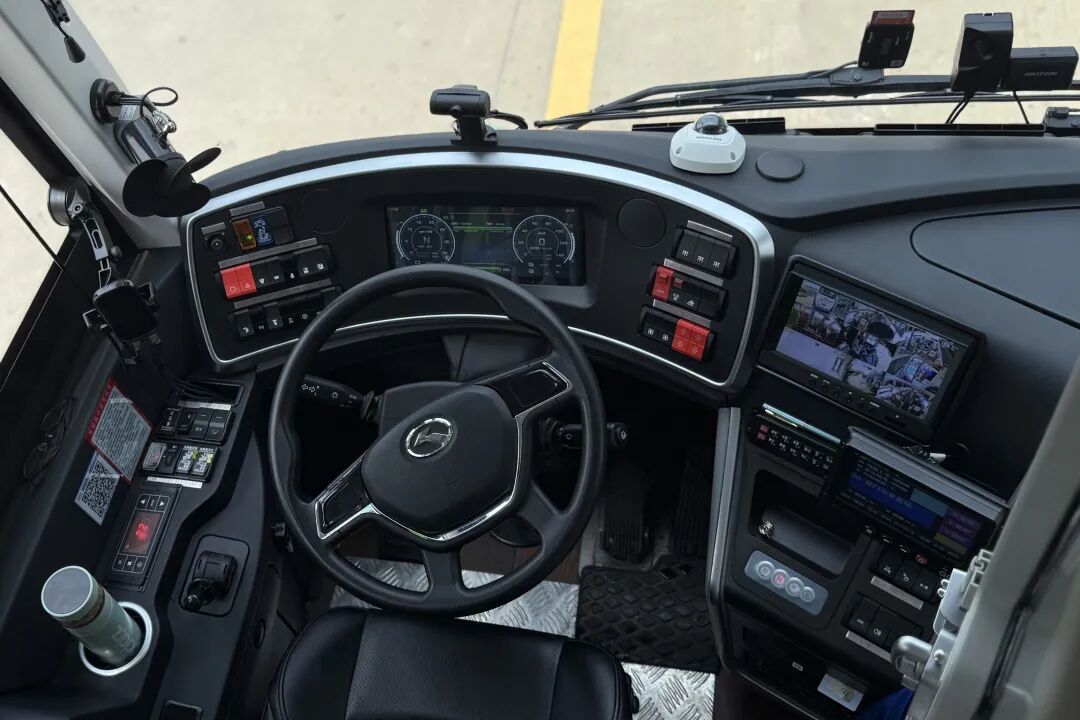 逐渐被DNP的39座车-金龙XMQ6115CGBEVL01(南沙交通发展公司)