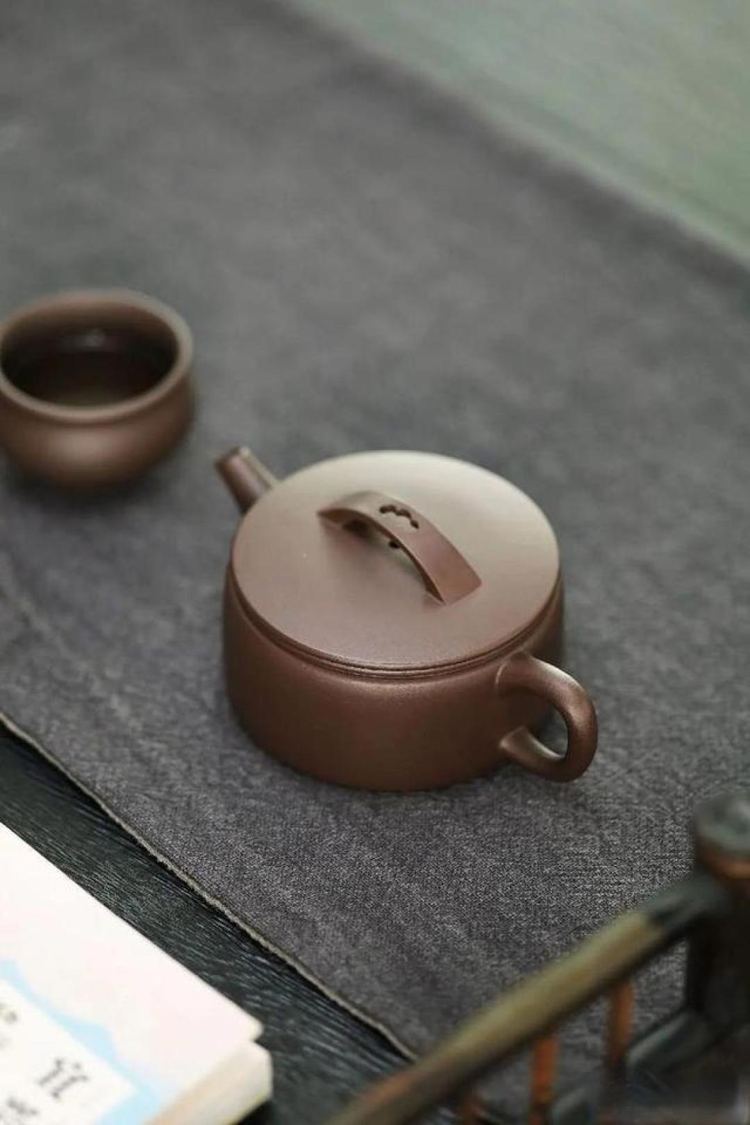 老茶客为什么喜欢汉瓦壶?揭示背后原因!