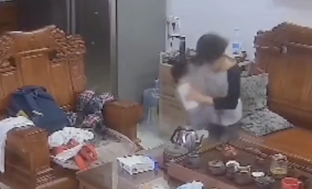赶紧扔了!这种保温杯正在悄悄“毒害”你→