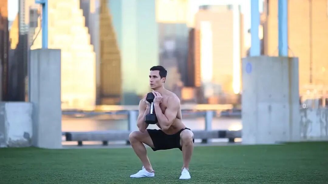 健身房没人告诉你的深蹲真相,99%的人都做错了