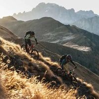 户外装备能兼顾环保与高性能吗？1000+用户观点大PK