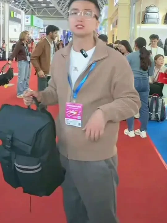 #BOPAI/博牌老钱风商务双肩包男2025新款差旅扩容多功能电脑包背包#高端2025年新款弹力减负双肩背包#国货之光#好物分享🔥