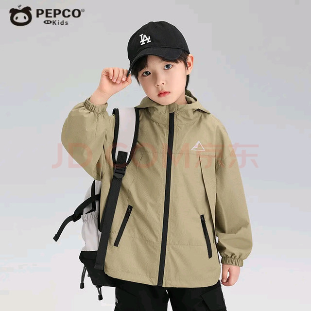 儿童户外冲锋衣防水性能评测